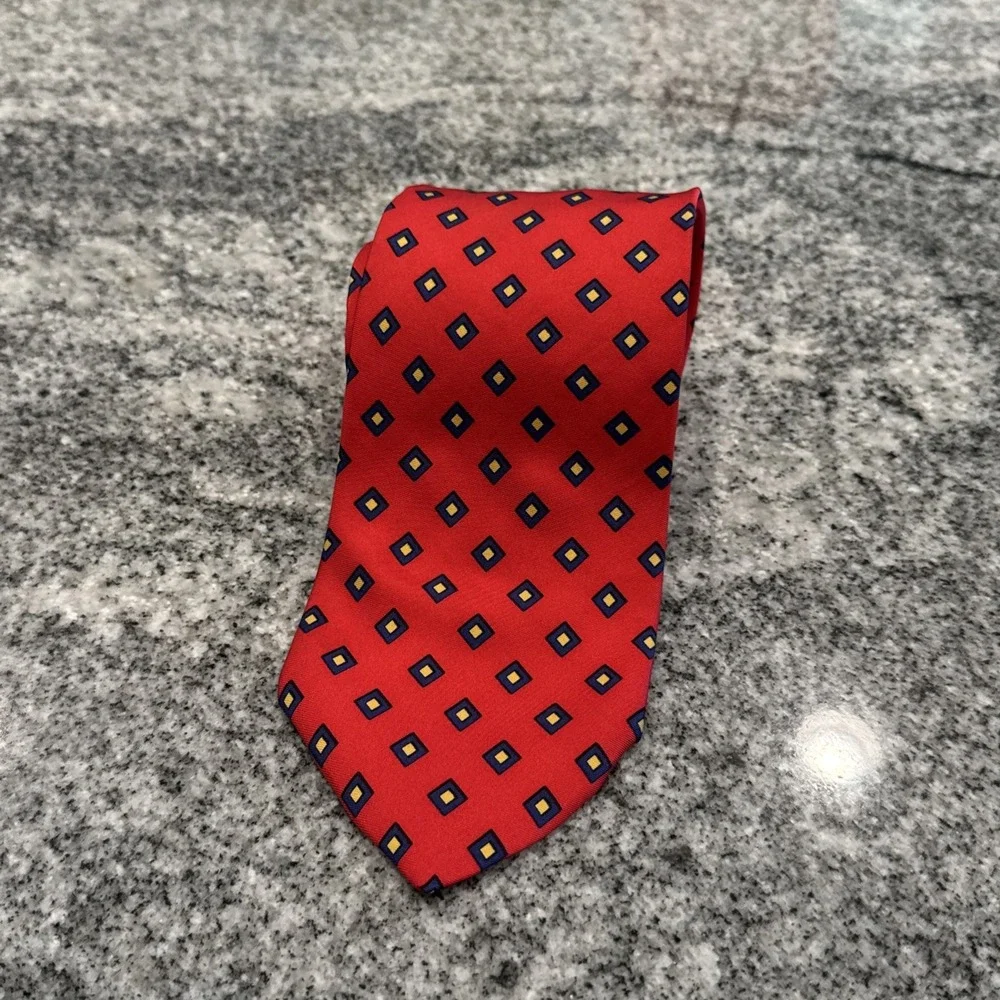 Brooks Brothers Makers 100% Silk USA Made Tie Red Gold Navy Blue Diamond‎ 57